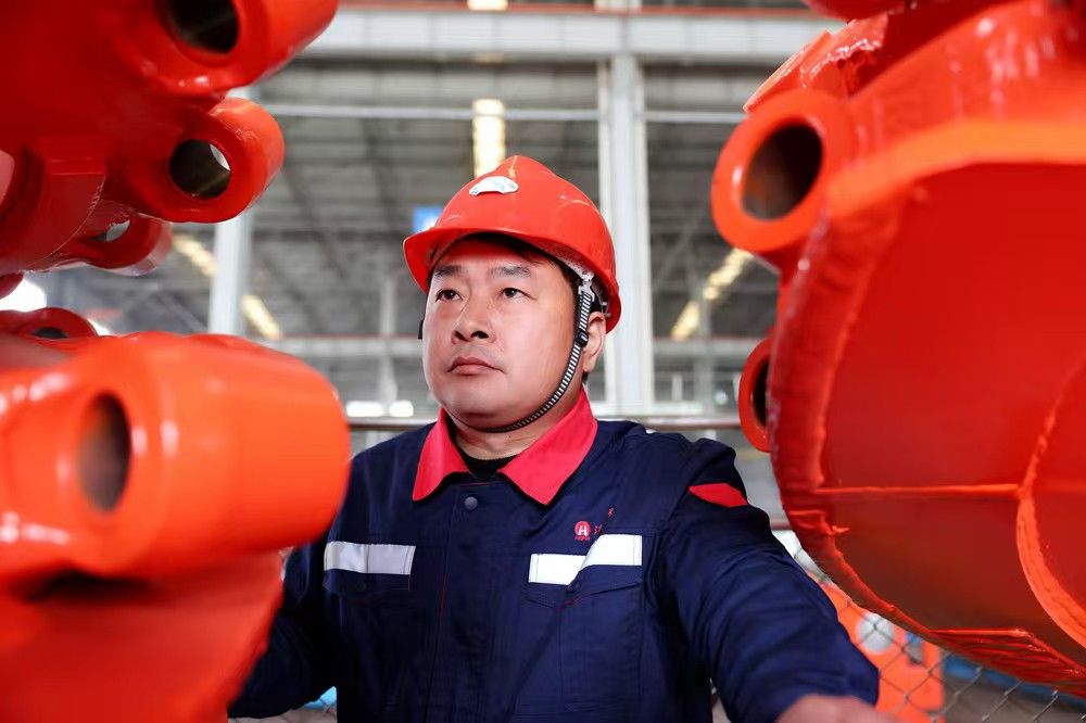 王忠才工作照?；幢钡V業(yè)集團供圖